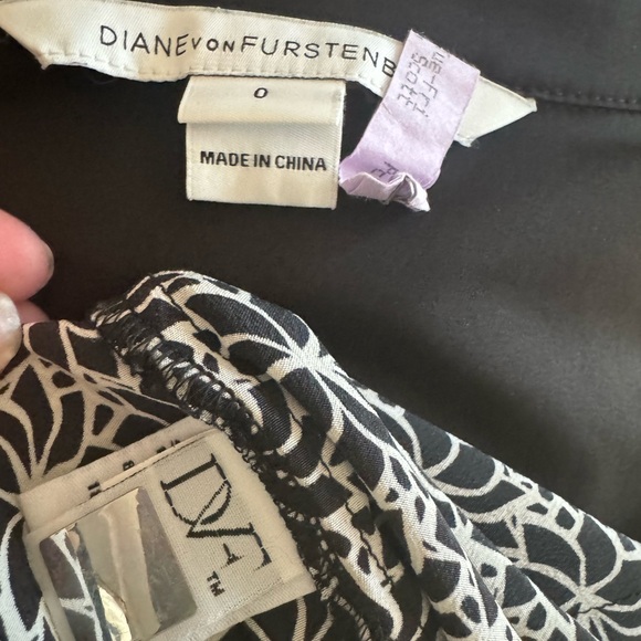 DVF silk Shirt Dress Black White Geo Floral Print Size 0 - Picture 6 of 7